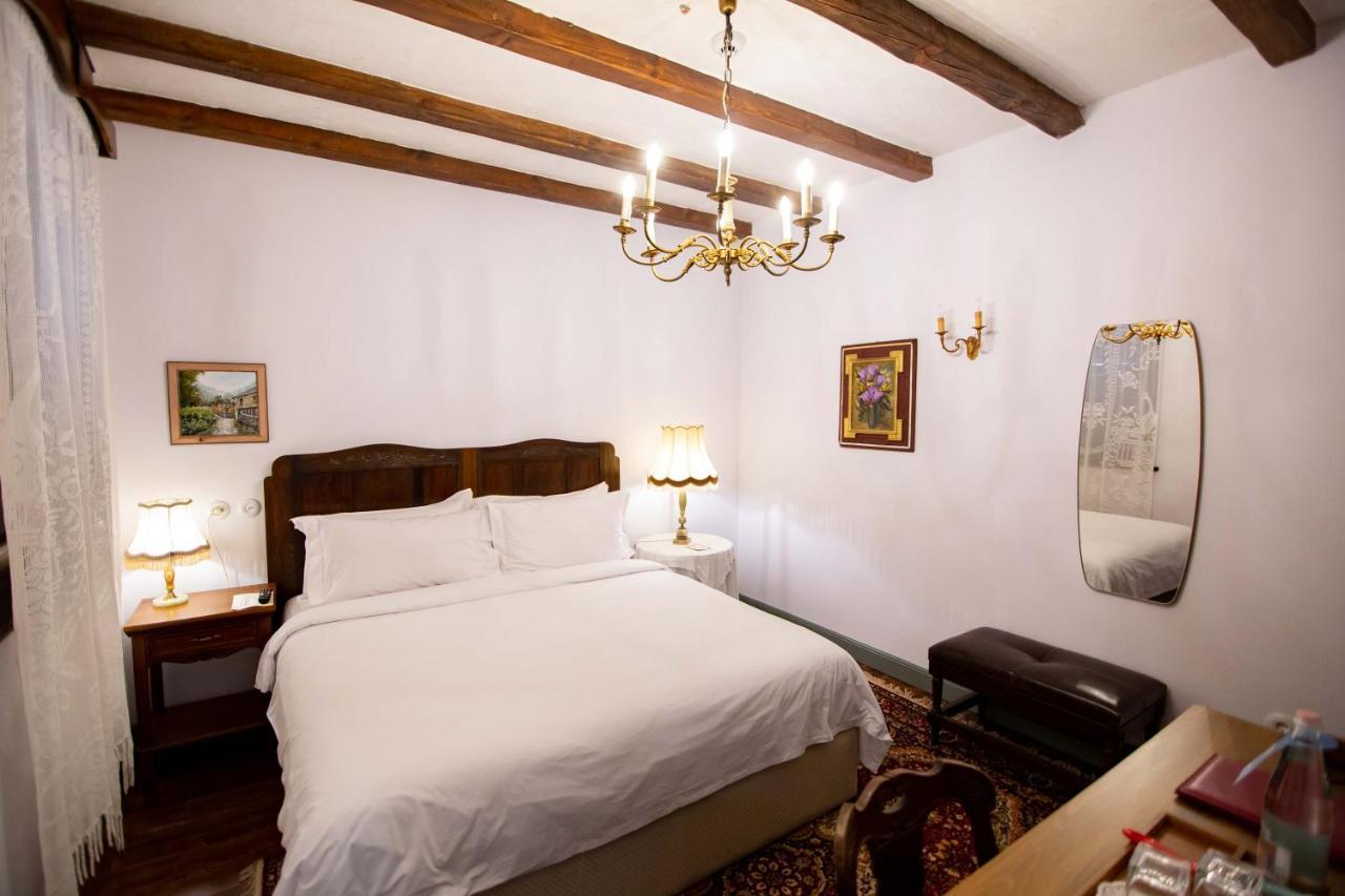 Vila Ebel Hotel Pool & Spa Korça Kültér fotó