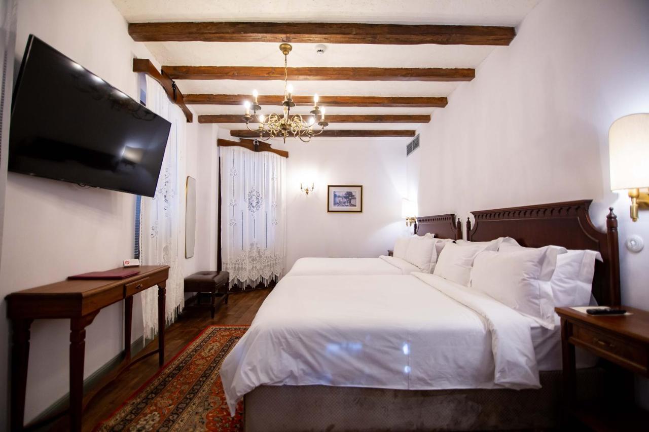 Vila Ebel Hotel Pool & Spa Korça Kültér fotó