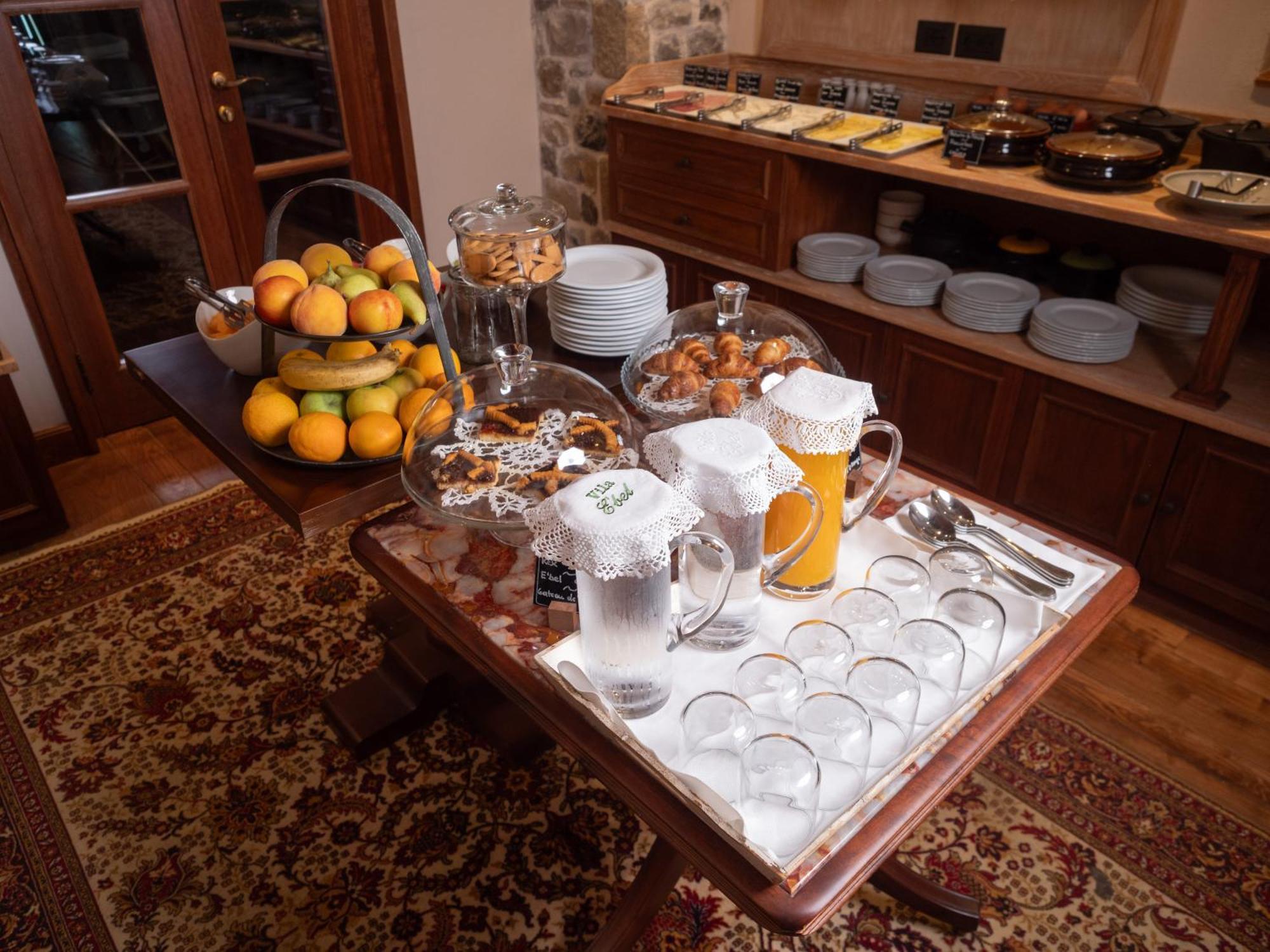 Vila Ebel Hotel Pool & Spa Korça Kültér fotó
