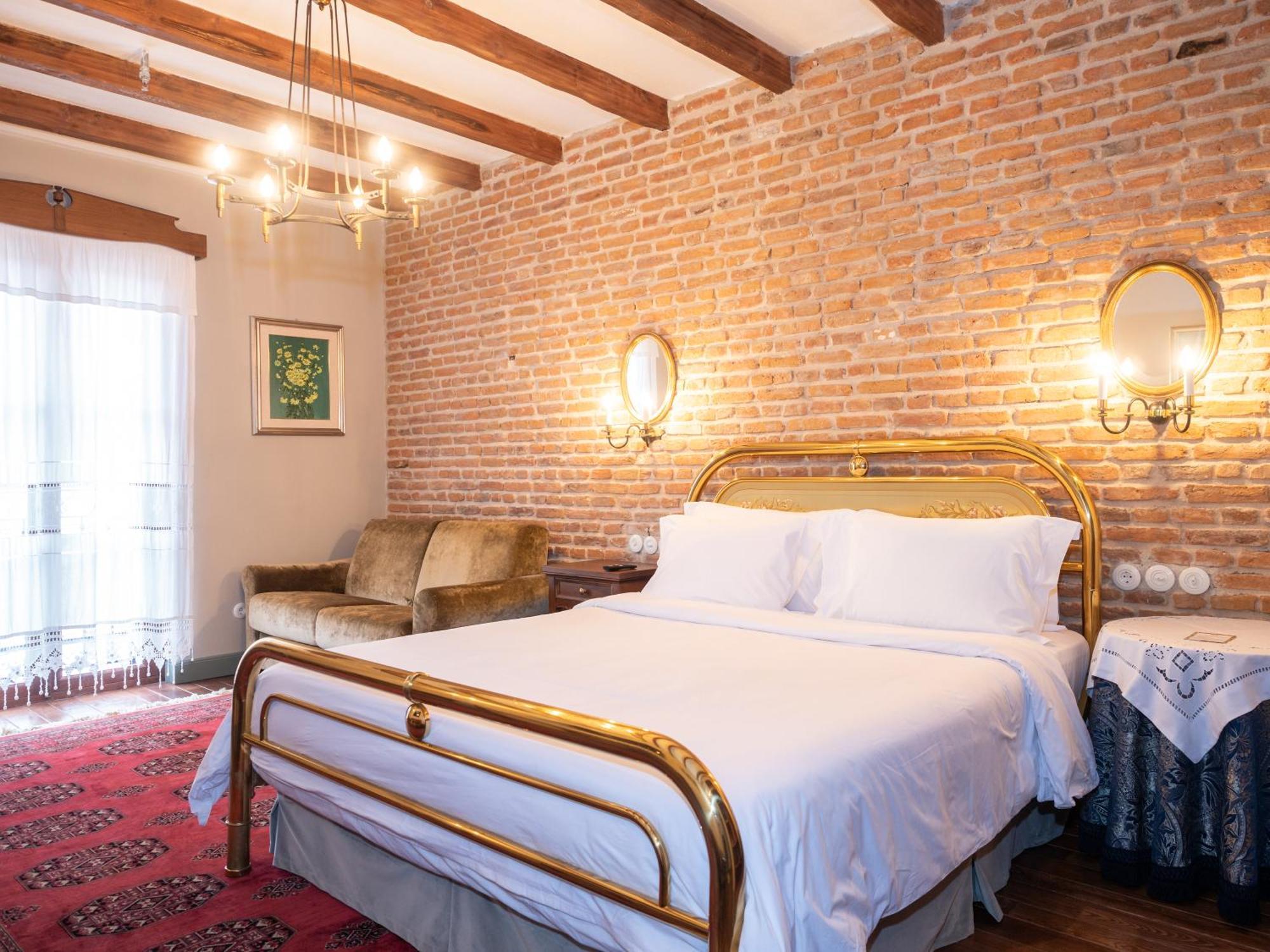 Vila Ebel Hotel Pool & Spa Korça Kültér fotó