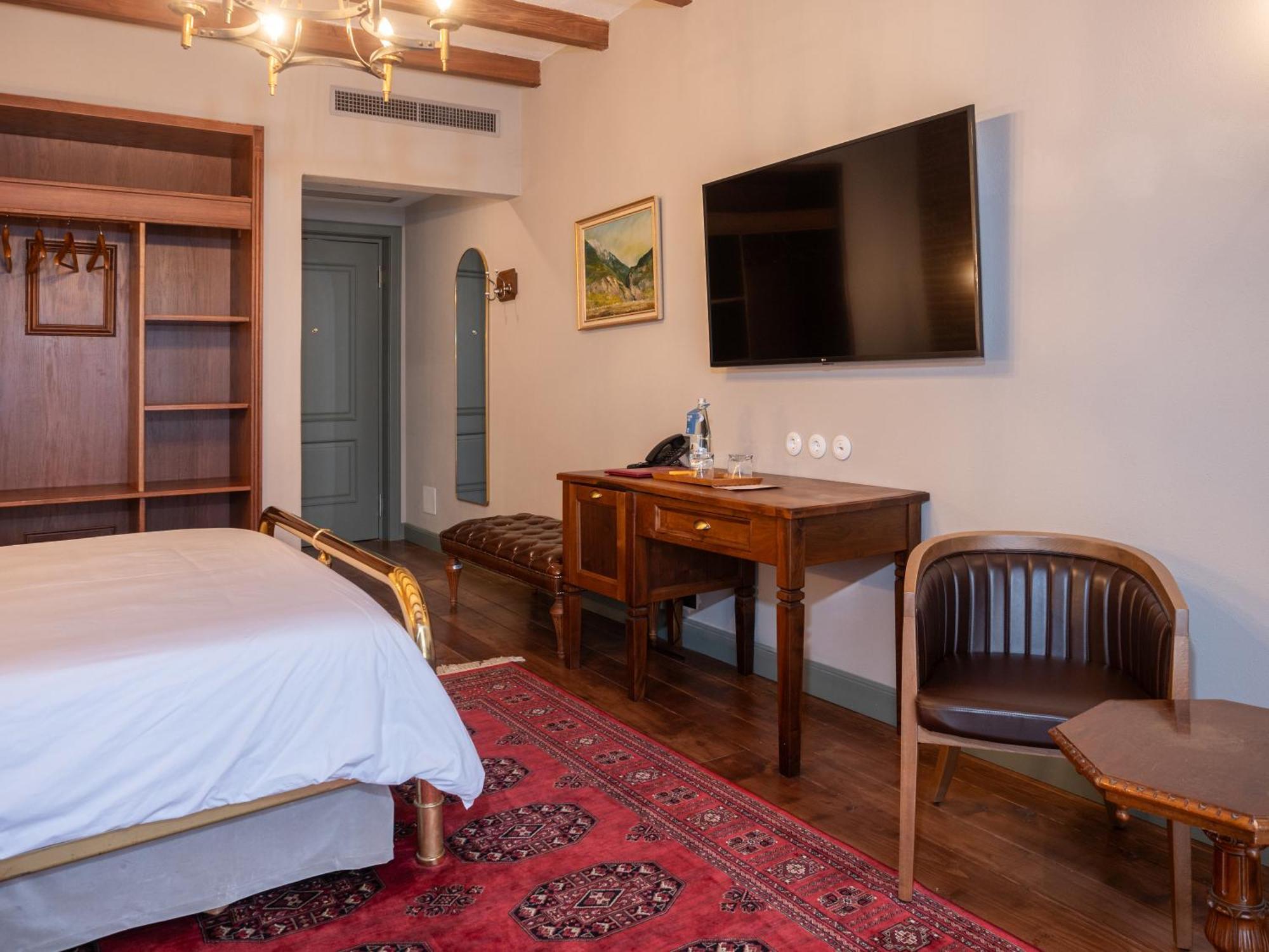 Vila Ebel Hotel Pool & Spa Korça Kültér fotó