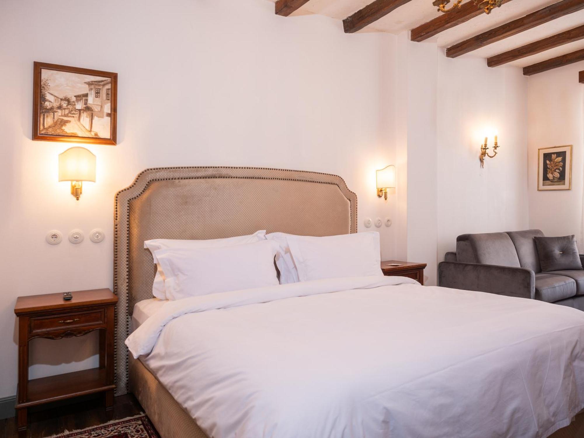 Vila Ebel Hotel Pool & Spa Korça Kültér fotó