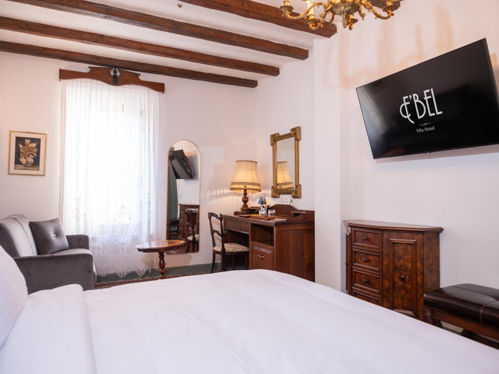 Vila Ebel Hotel Pool & Spa Korça Kültér fotó