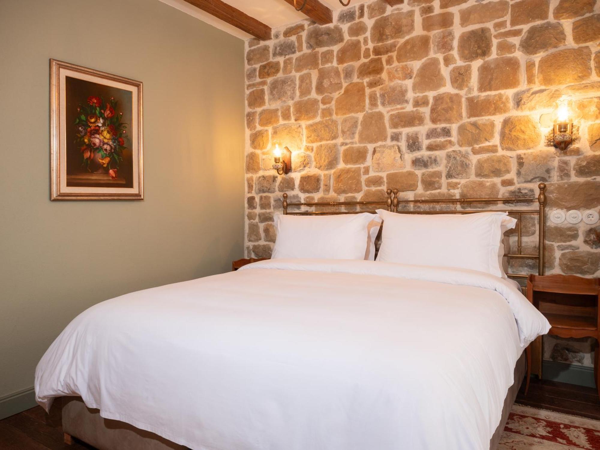 Vila Ebel Hotel Pool & Spa Korça Kültér fotó