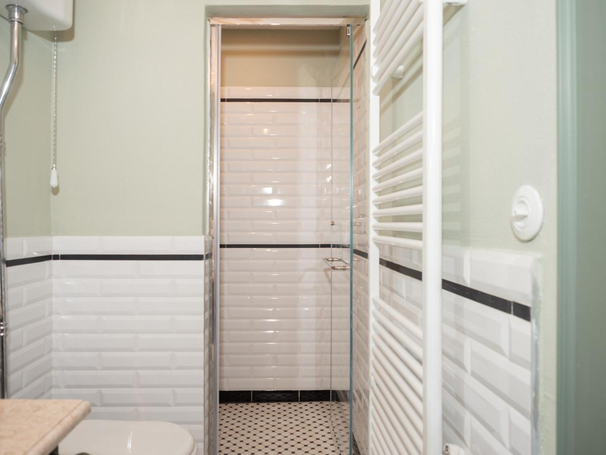 Vila Ebel Hotel Pool & Spa Korça Kültér fotó