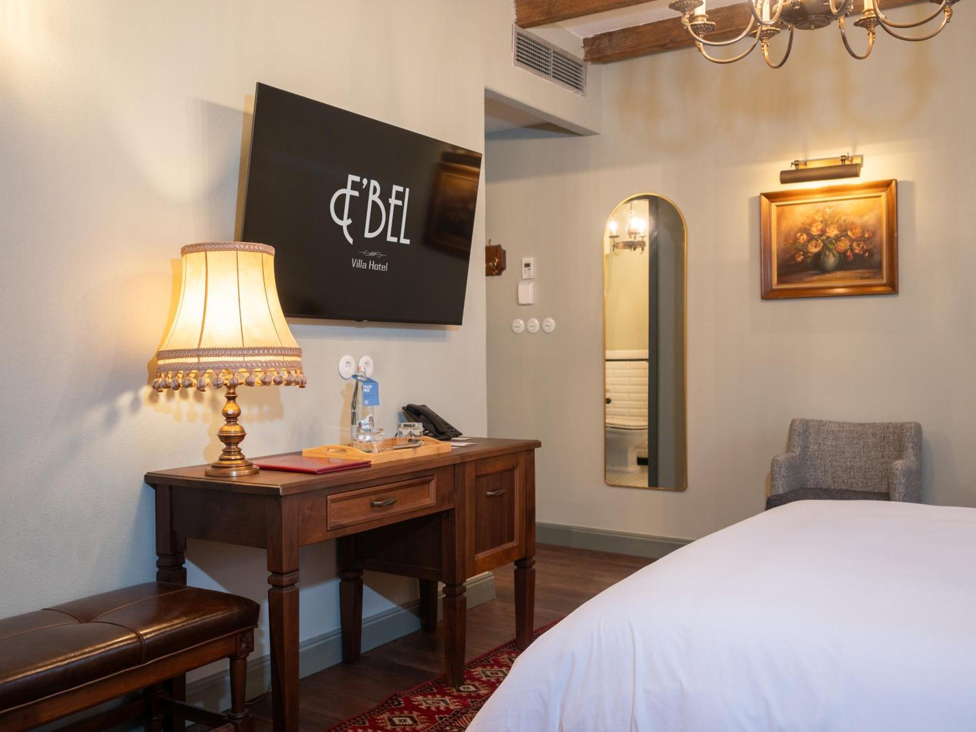 Vila Ebel Hotel Pool & Spa Korça Kültér fotó