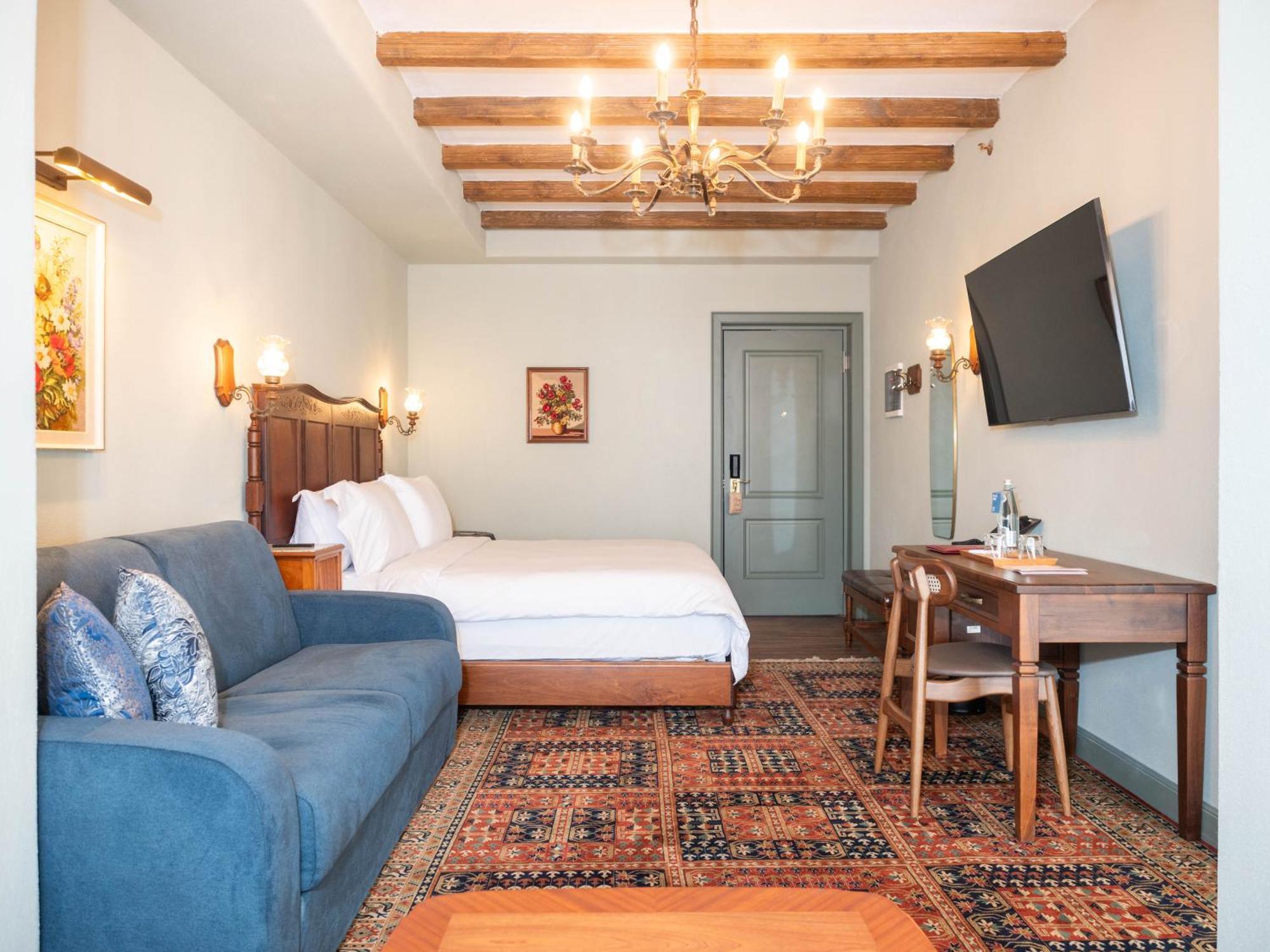 Vila Ebel Hotel Pool & Spa Korça Kültér fotó