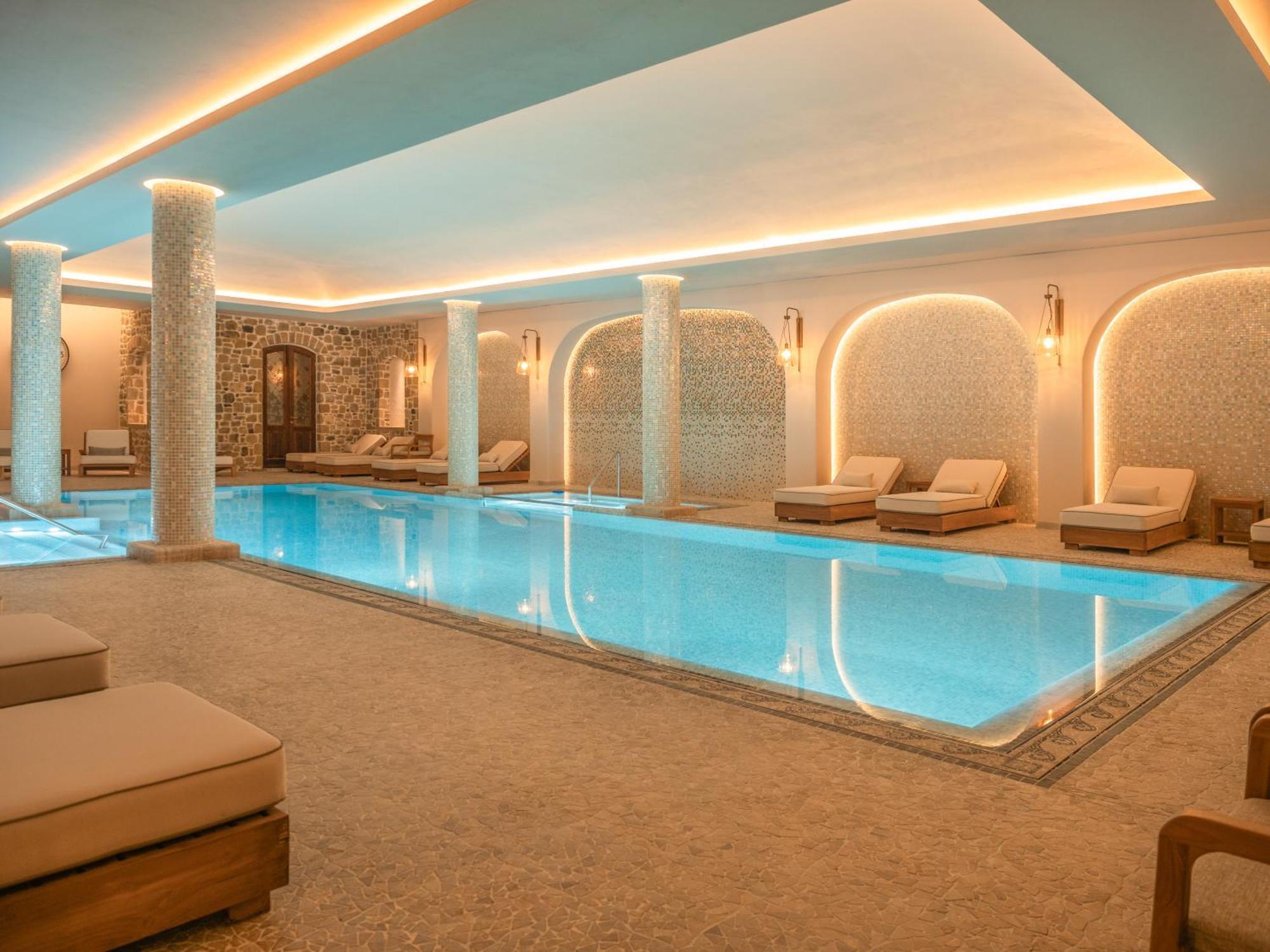 Vila Ebel Hotel Pool & Spa Korça Kültér fotó